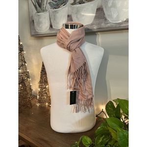 NWT Steve Madden Mid Weight Cozy Muffler Scarf with Fringe Blush Pink‎